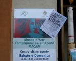 Materiali dell'iniziativa affissi presso il MACAM - Museo di Arte Contemporanea all'Aperto di Maglione (TO).